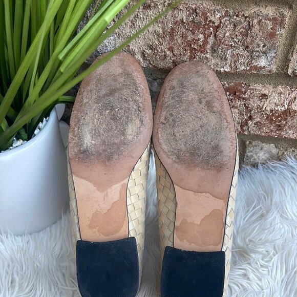 STUART WEITZMAN Women's Flat Tan & Black Shoes Size 8 - Picture 5 of 6